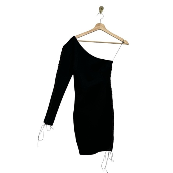 NWOT REVOLVE BY THE WAY. Alexandra One Shoulder Dress Black XS - Picture 6 of 11